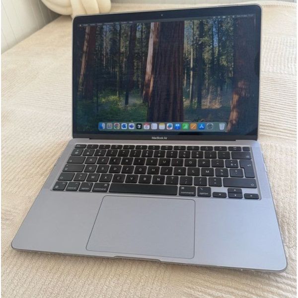 MacBook Air 13" (2020) M1 16GB RAM 512GB 2